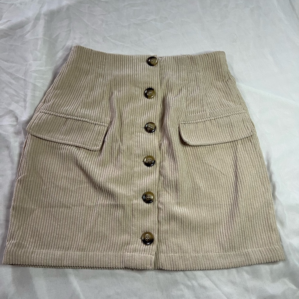Light tan corduroy type Promesa skirt